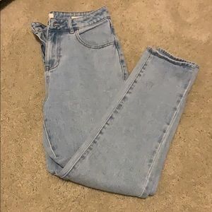Light wash mom jeans